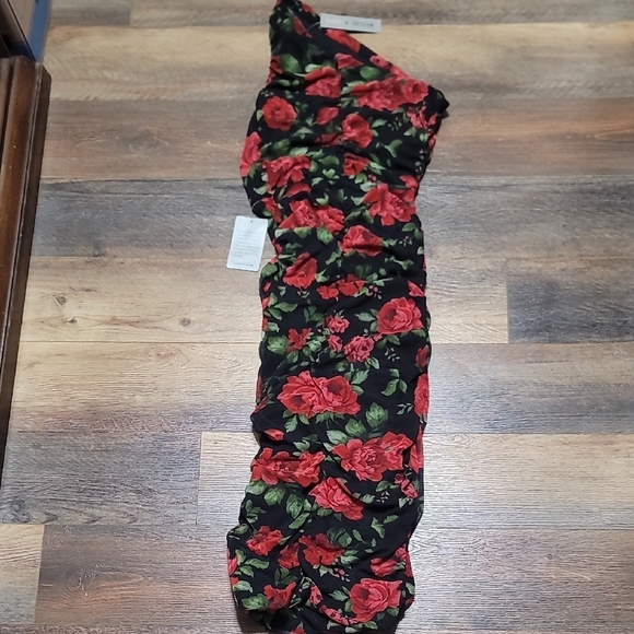 Love By Design Floral One-Shoulder Rousched Body Con Dress - Picture 8 of 8